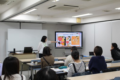 説明中(ゆびさし) 顔隠しver.JPG