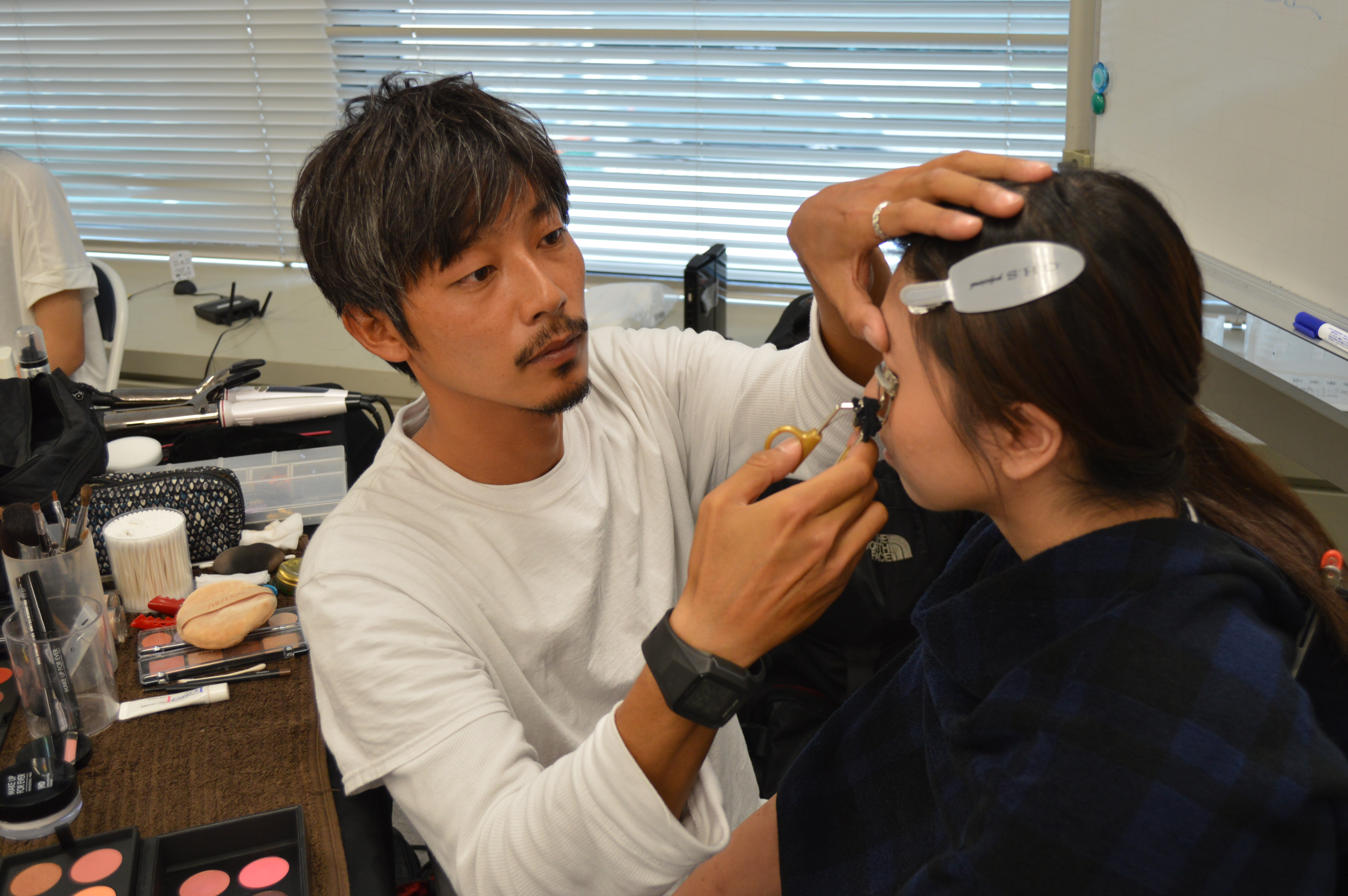 現役プロから学ぶ ヘアメイク術 アーティストになるために大切な事とは ヘアメイク 美容学校 服飾専門の学校 総合学園ヒューマンアカデミー