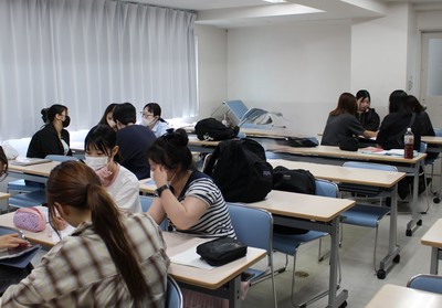 みんなで話し合い中 トリミング.JPG