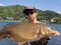 釣果報告　角田くん　鯉90cm